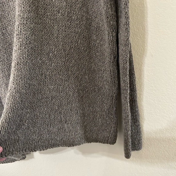 Vince Brown Long Sleeve V-Neck Sweater Size Medium Wool Linen Blend Marled Knit - Picture 2 of 10